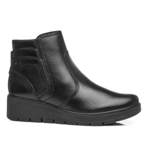 Bota Cano Curto em Couro Pegada Feminina Preta