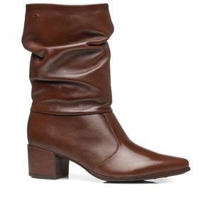 Bota Cano Médio em Couro Pegada Feminina Marrom