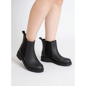 Bota Chelsea Petite Jolie Boston Feminina Preta