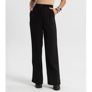 Calça Feminina Reta Em Alfaiataria Style Box Preta